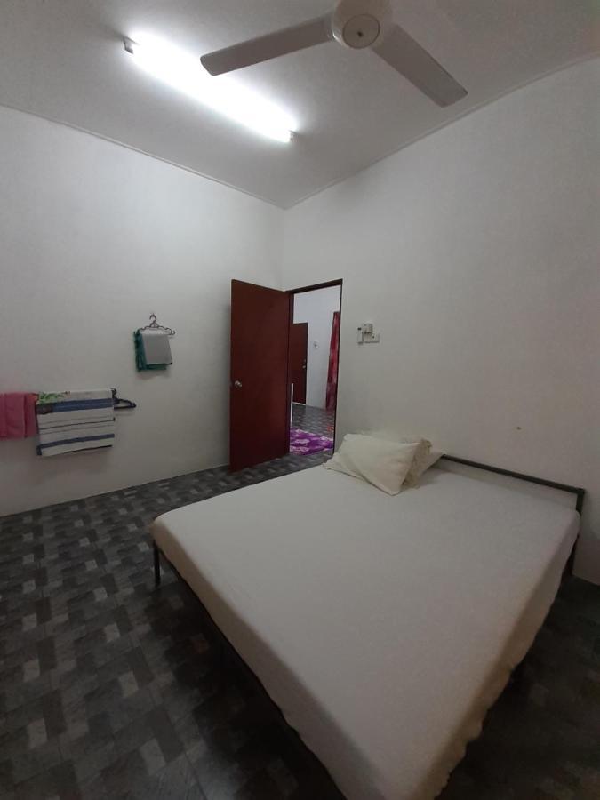 Homestay Idaman B B With 2 Room Aircond 2 Quen Bed And Not Sharing Room -Privacy 瓜拉丁加奴 外观 照片