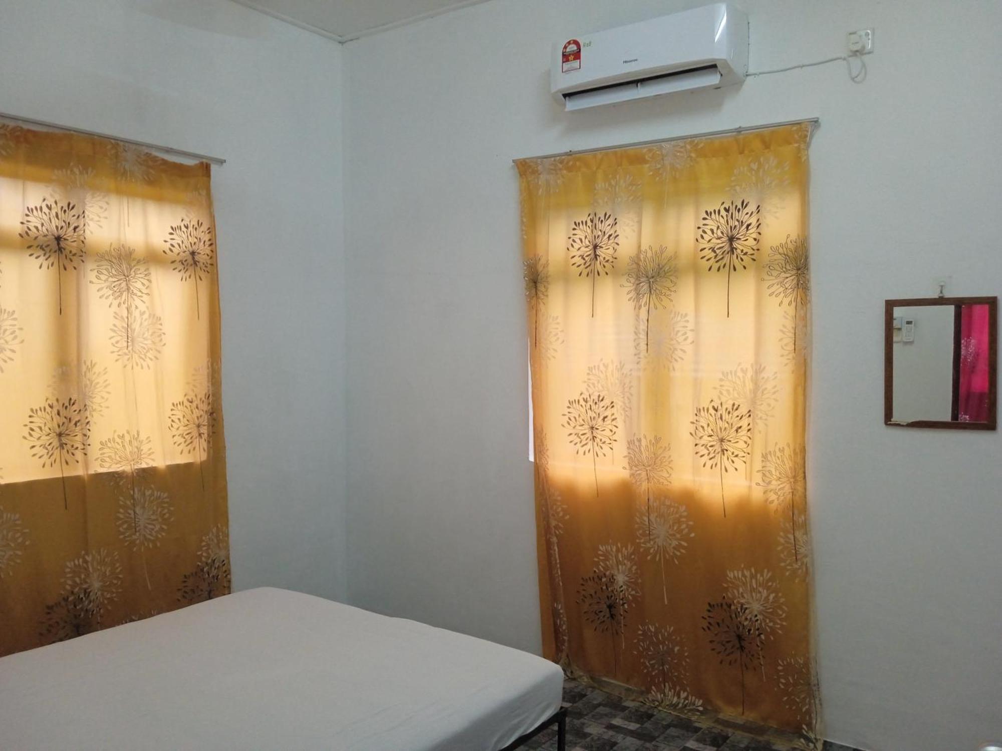 Homestay Idaman B B With 2 Room Aircond 2 Quen Bed And Not Sharing Room -Privacy 瓜拉丁加奴 外观 照片