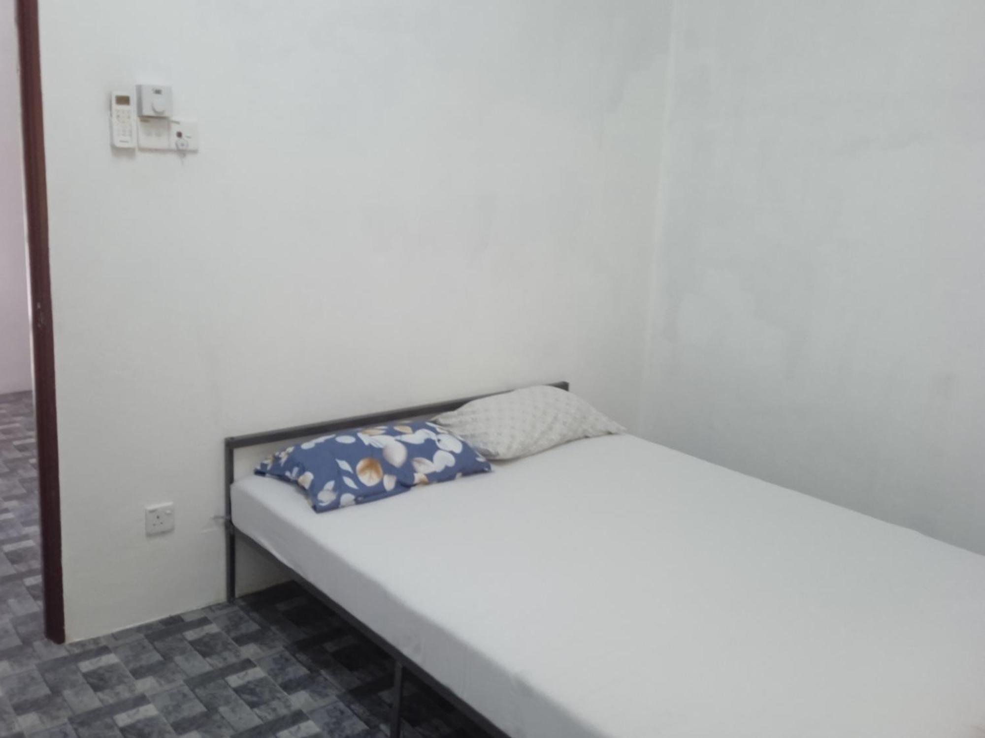 Homestay Idaman B B With 2 Room Aircond 2 Quen Bed And Not Sharing Room -Privacy 瓜拉丁加奴 外观 照片