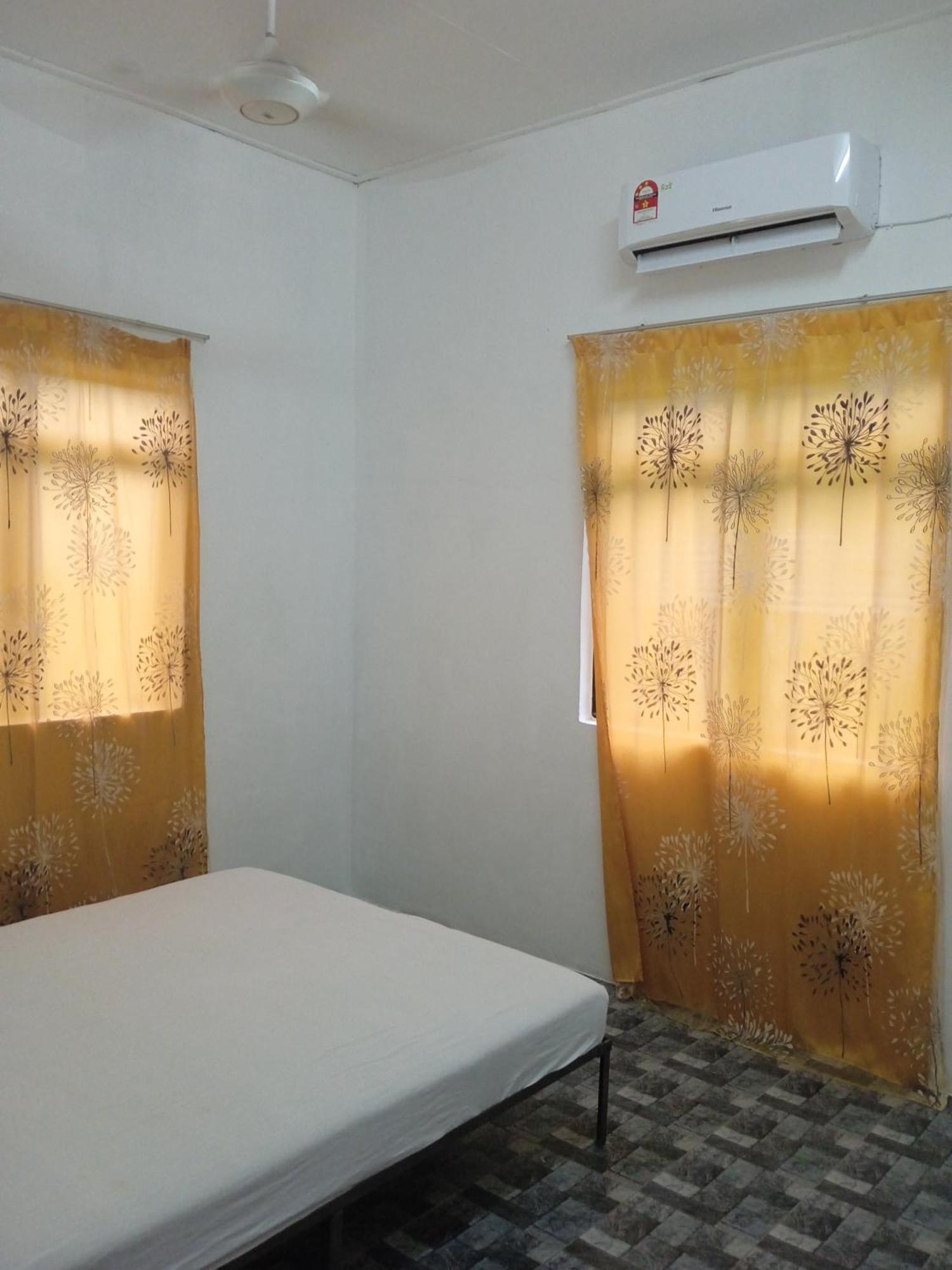 Homestay Idaman B B With 2 Room Aircond 2 Quen Bed And Not Sharing Room -Privacy 瓜拉丁加奴 外观 照片