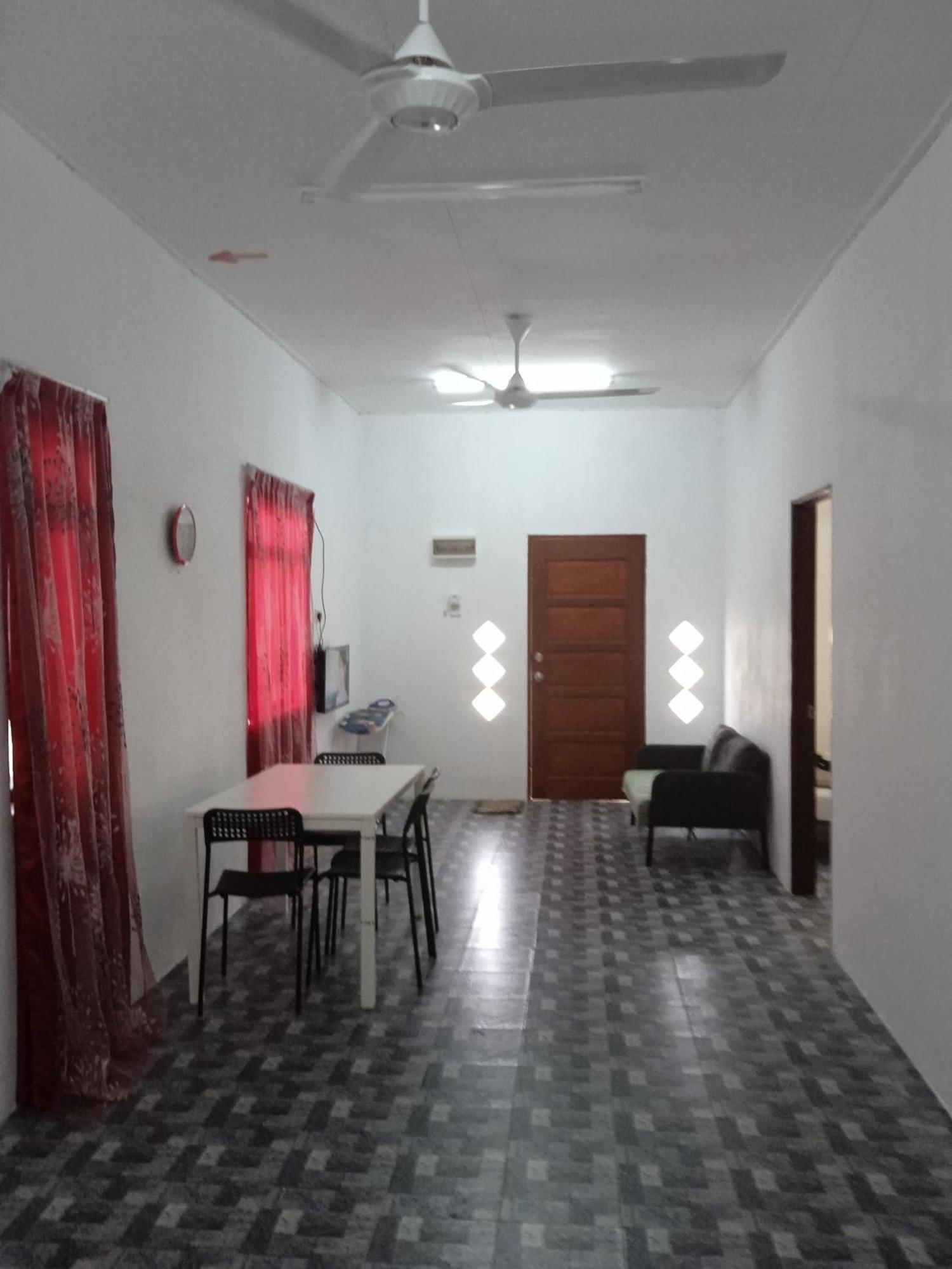 Homestay Idaman B B With 2 Room Aircond 2 Quen Bed And Not Sharing Room -Privacy 瓜拉丁加奴 外观 照片