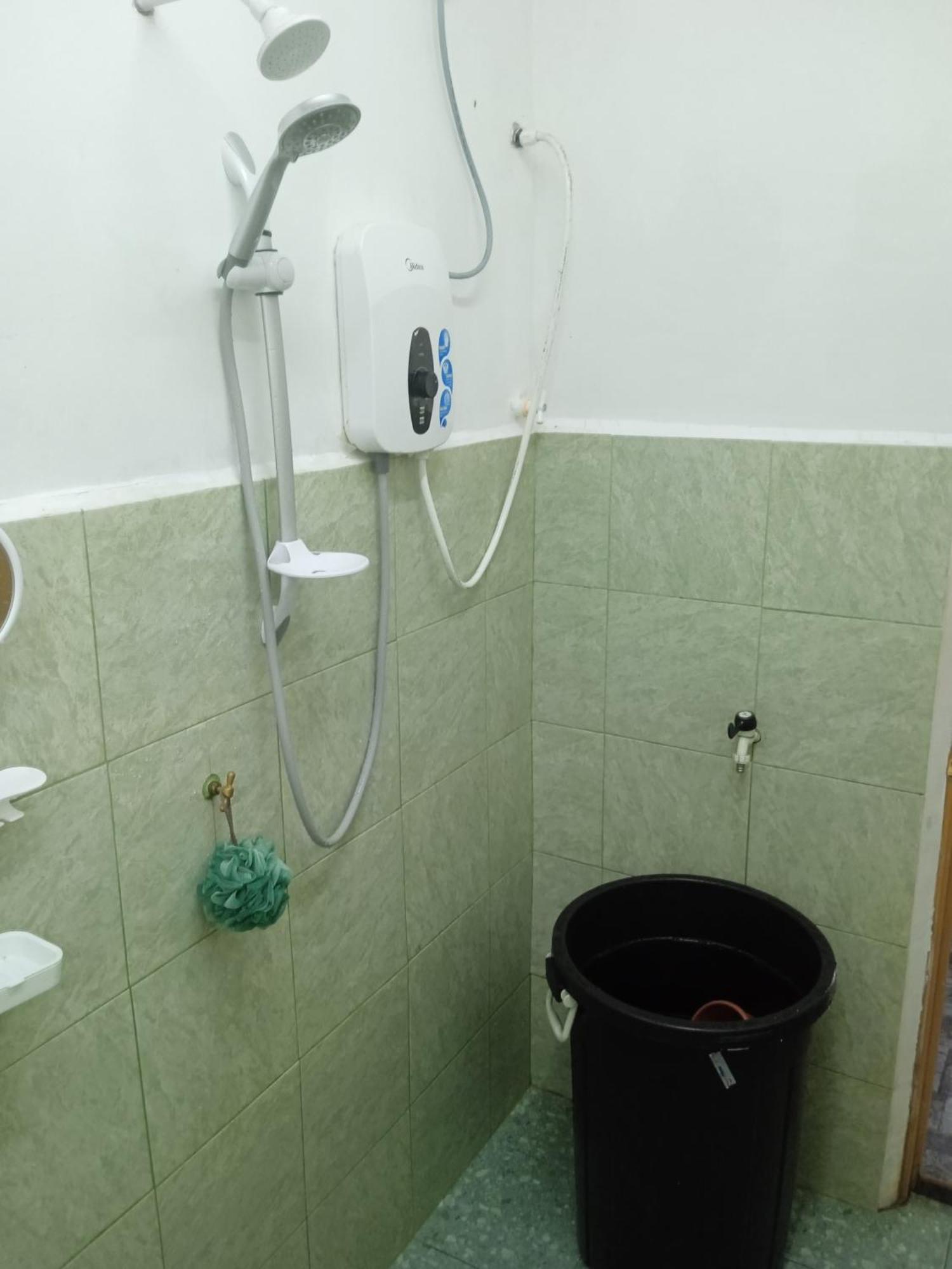 Homestay Idaman B B With 2 Room Aircond 2 Quen Bed And Not Sharing Room -Privacy 瓜拉丁加奴 外观 照片