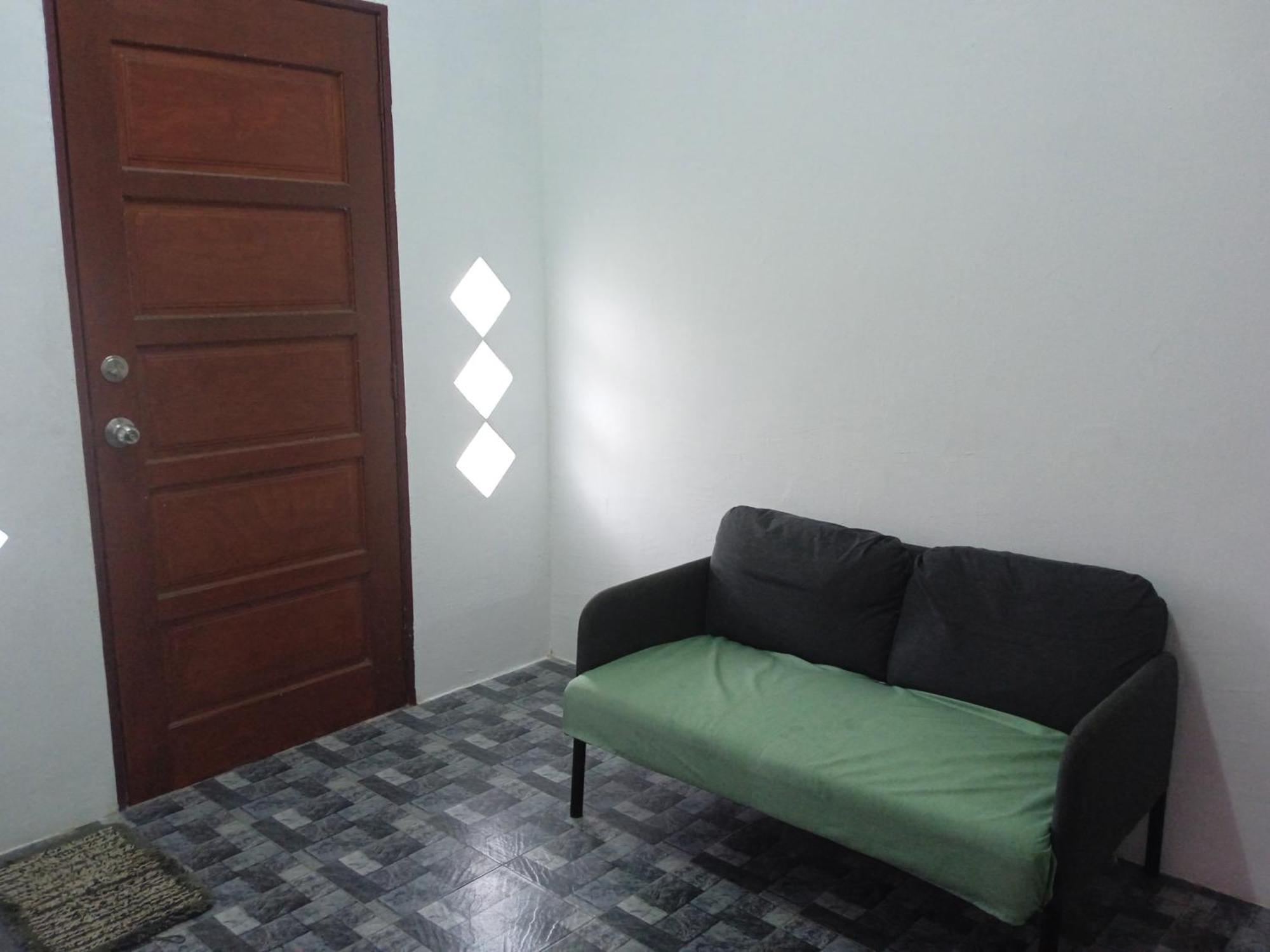 Homestay Idaman B B With 2 Room Aircond 2 Quen Bed And Not Sharing Room -Privacy 瓜拉丁加奴 外观 照片