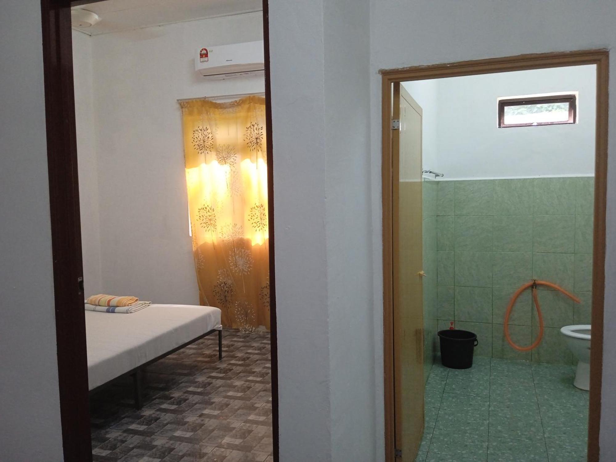 Homestay Idaman B B With 2 Room Aircond 2 Quen Bed And Not Sharing Room -Privacy 瓜拉丁加奴 外观 照片