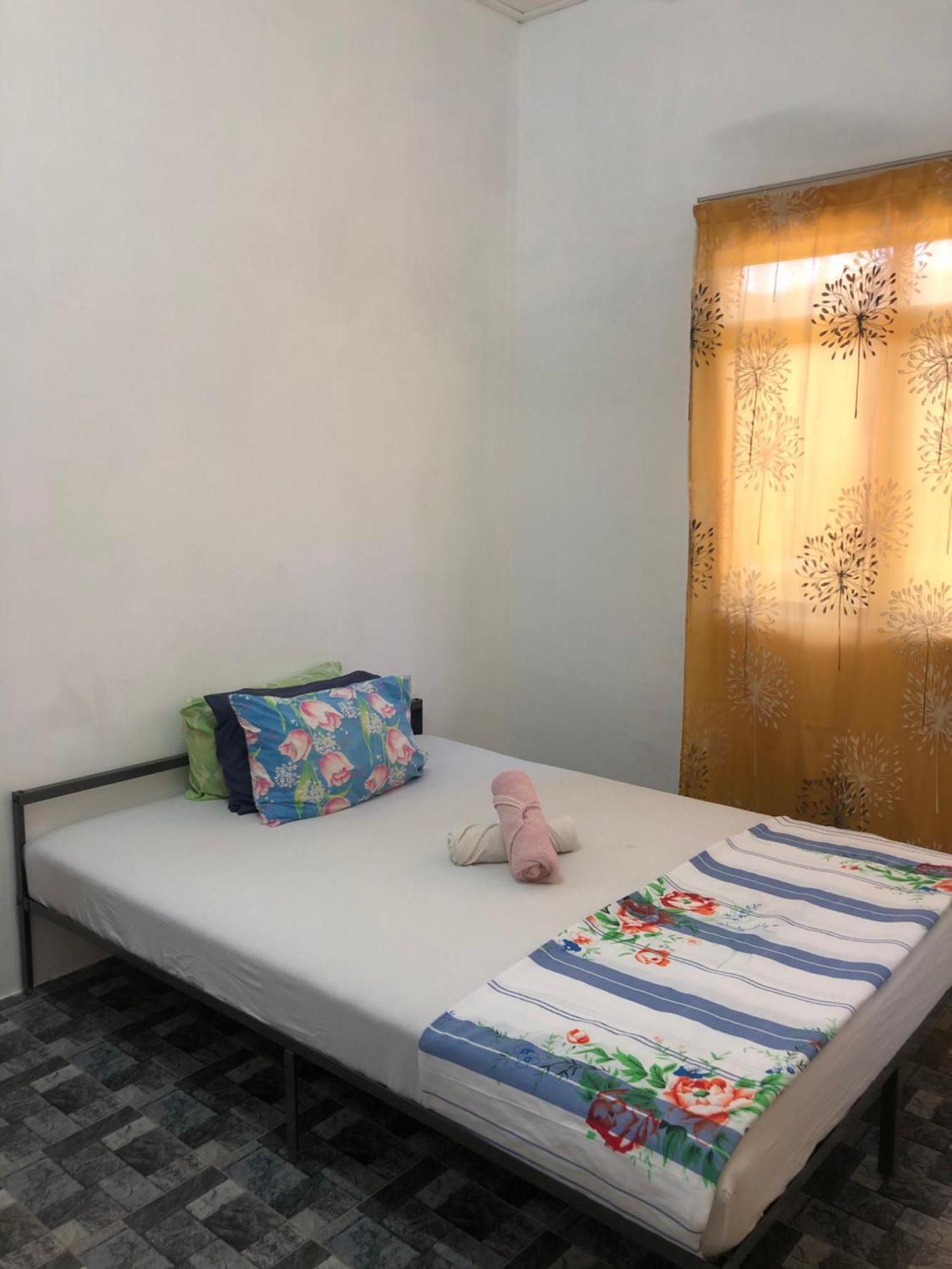 Homestay Idaman B B With 2 Room Aircond 2 Quen Bed And Not Sharing Room -Privacy 瓜拉丁加奴 外观 照片