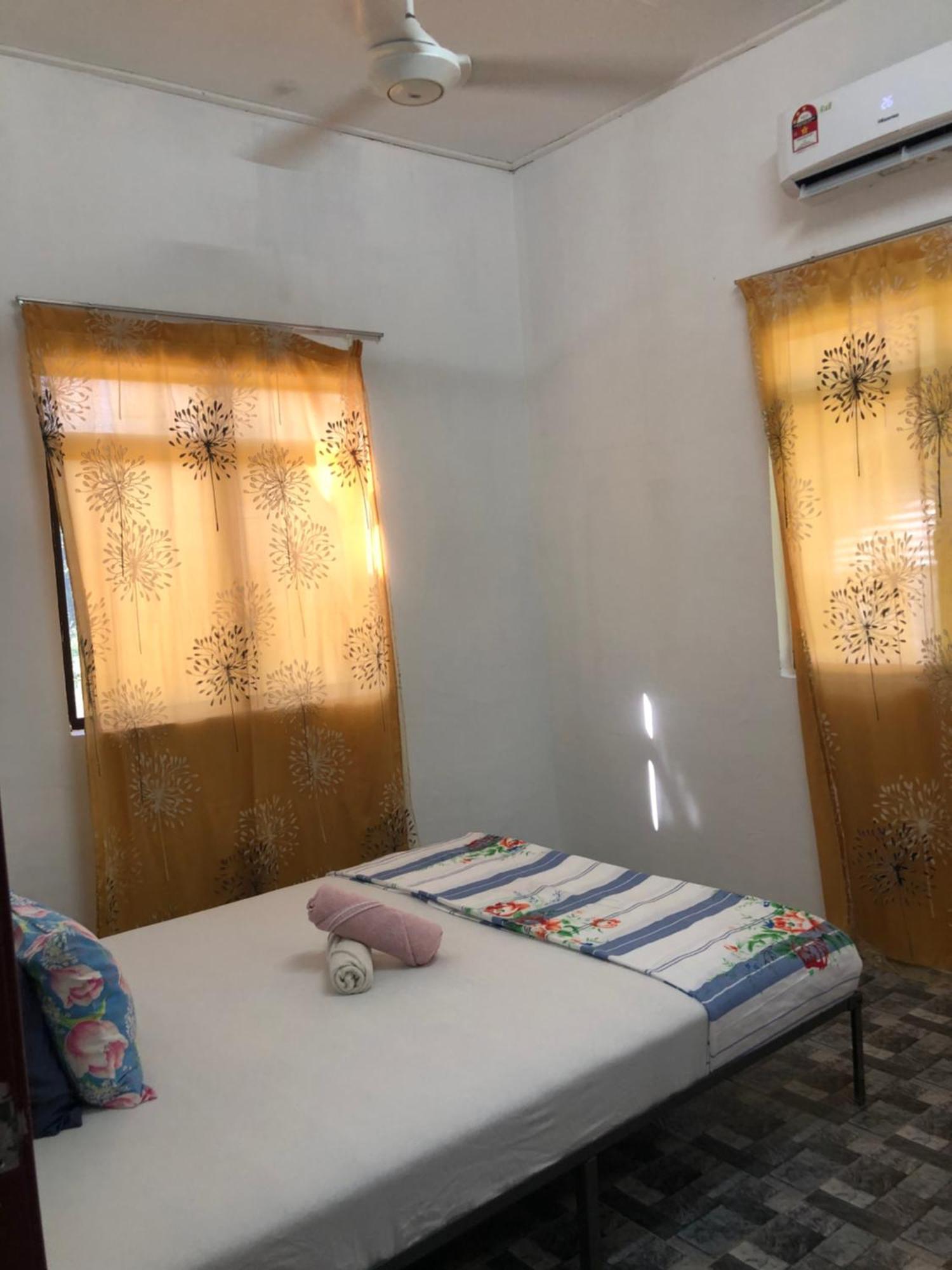 Homestay Idaman B B With 2 Room Aircond 2 Quen Bed And Not Sharing Room -Privacy 瓜拉丁加奴 外观 照片